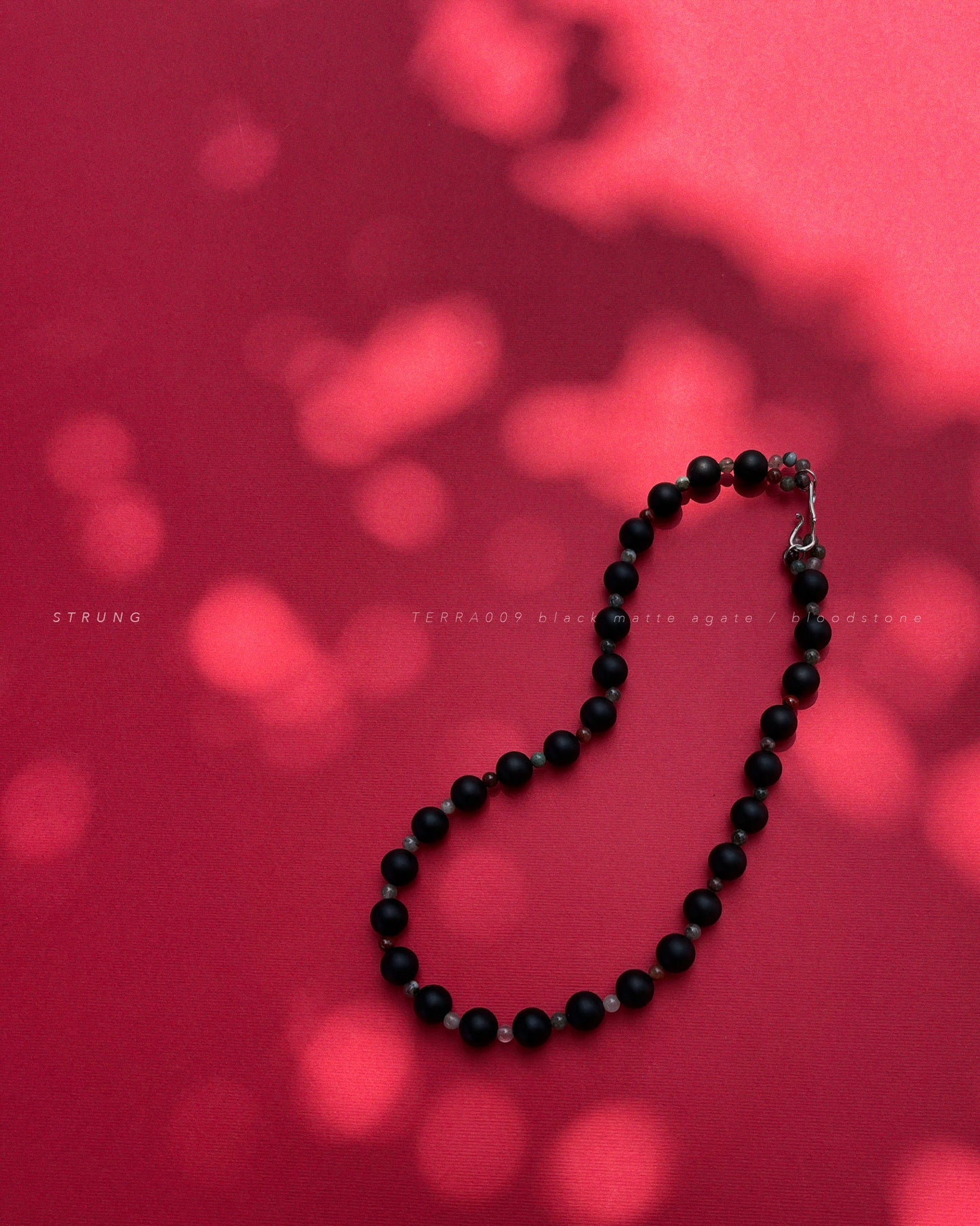 STRUNG TERRA009 - black matte agate / bloodstone