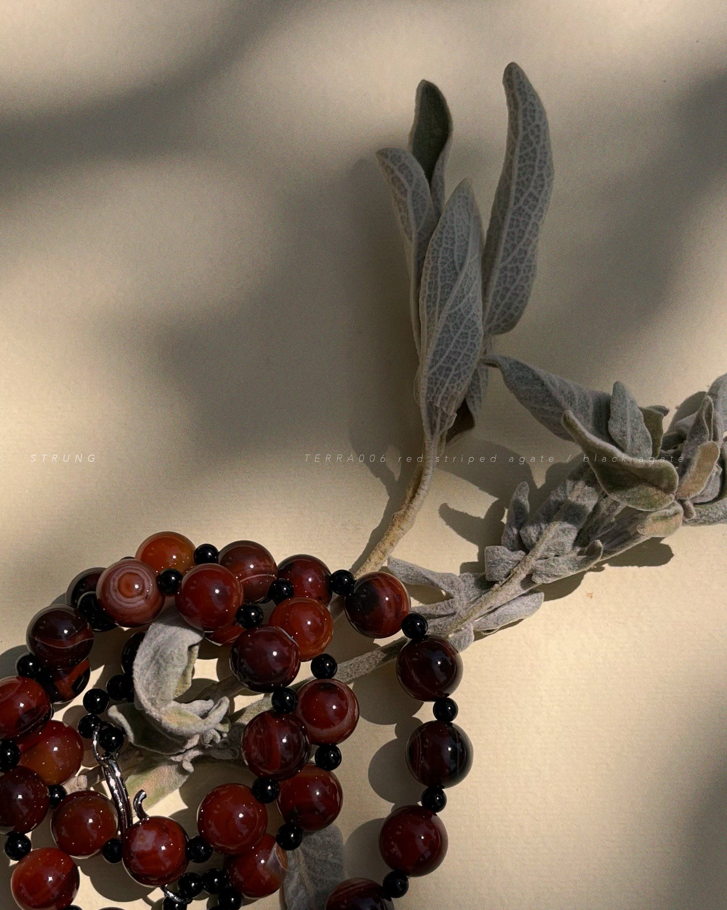 STRUNG TERRA006 - red striped agate / black agate