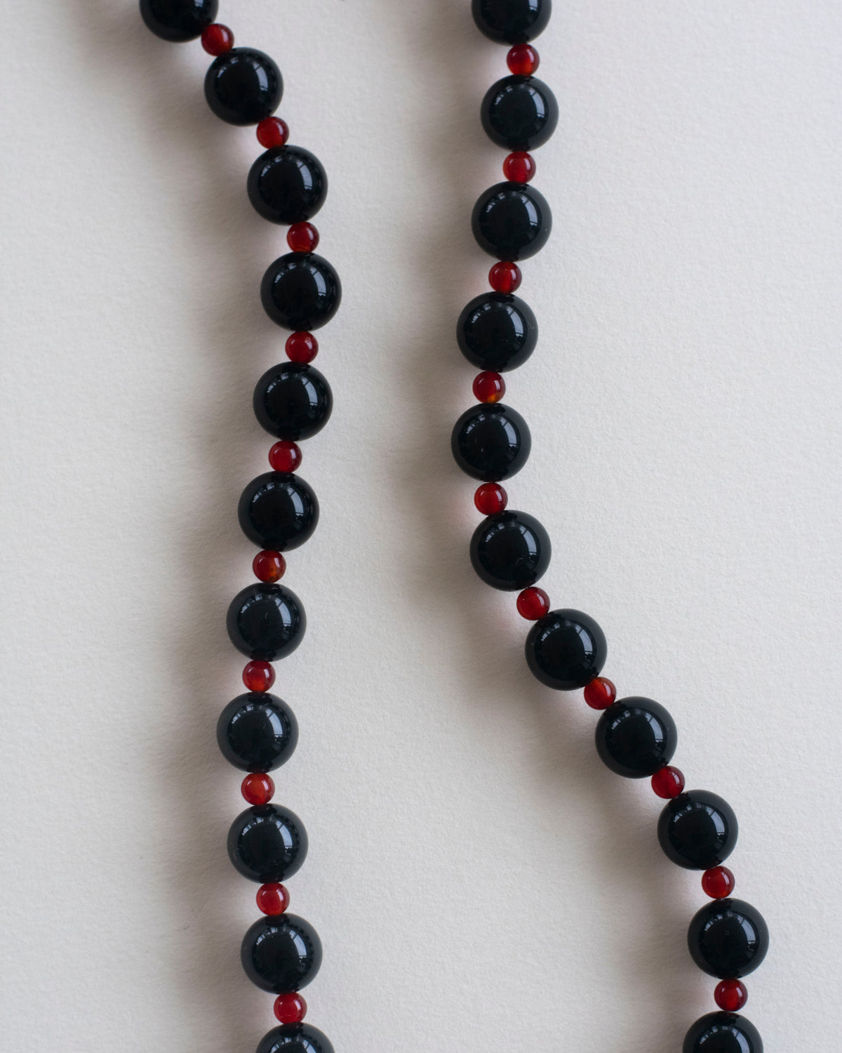 TERRA005 - obsidian / carnelian