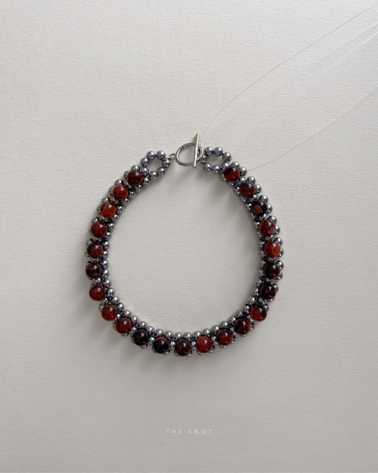 STRUNG D005 - silver hematite / red striped agate