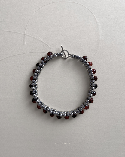 STRUNG D005 - silver hematite / red striped agate