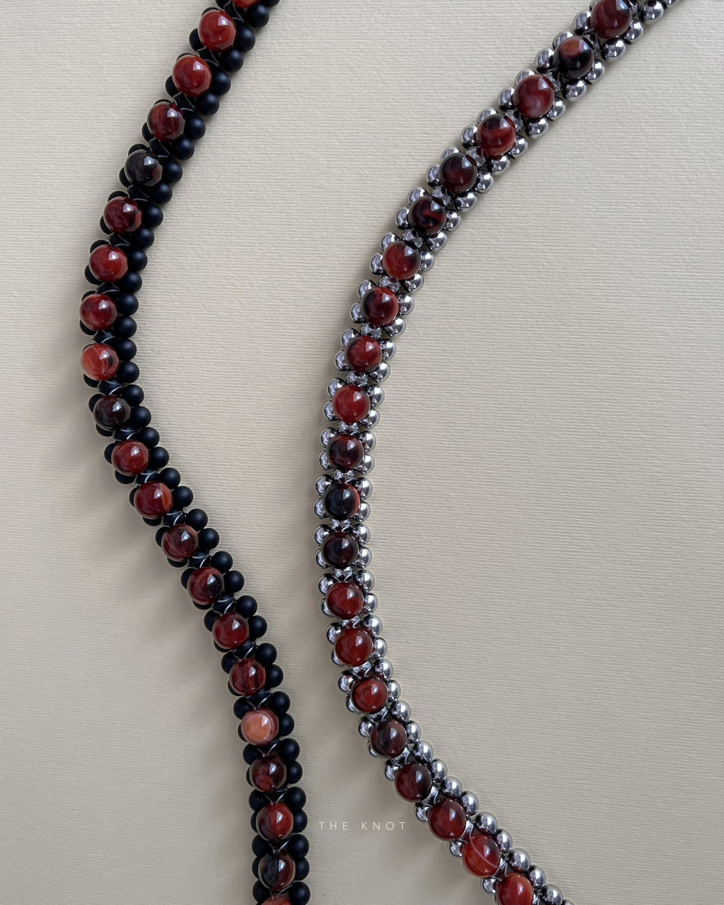 STRUNG D006 - black matte agate / red striped agate