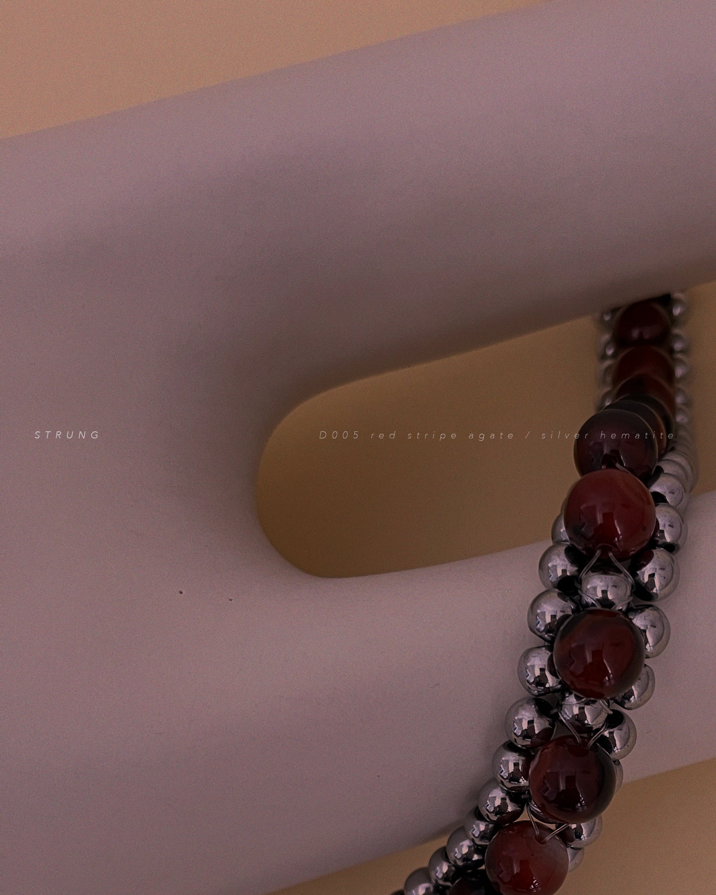 STRUNG D005 - silver hematite / red striped agate