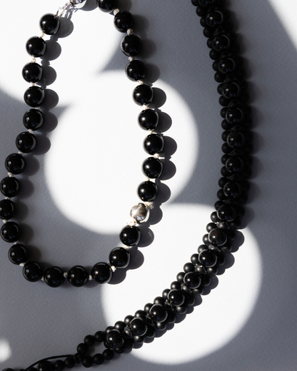 BEAT002 - onyx / off-white silk
