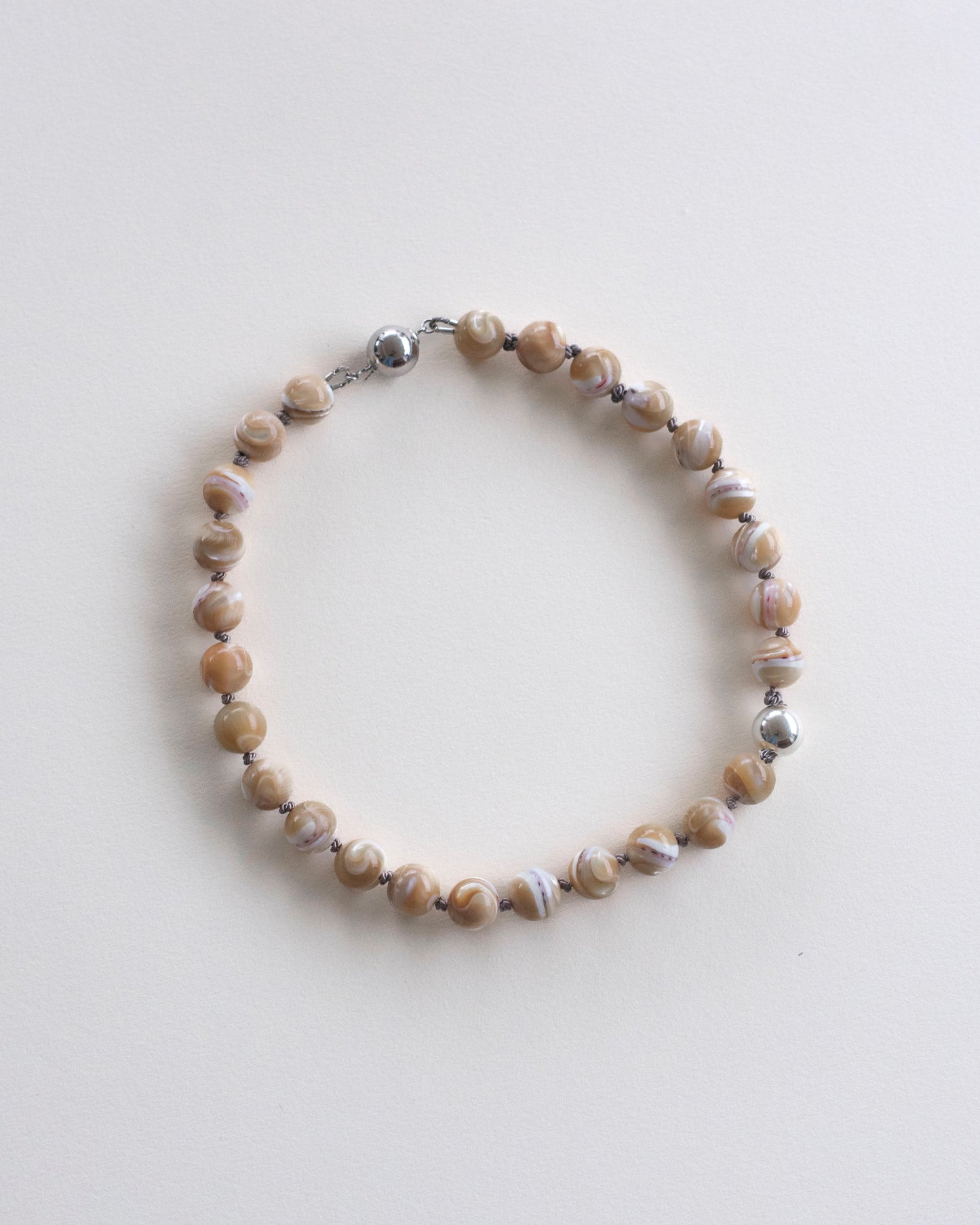 BEAT004 - brown mother of pearl / grey silk